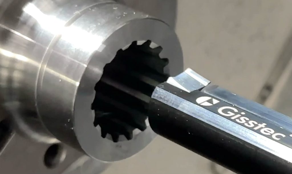 Spline Broşlama